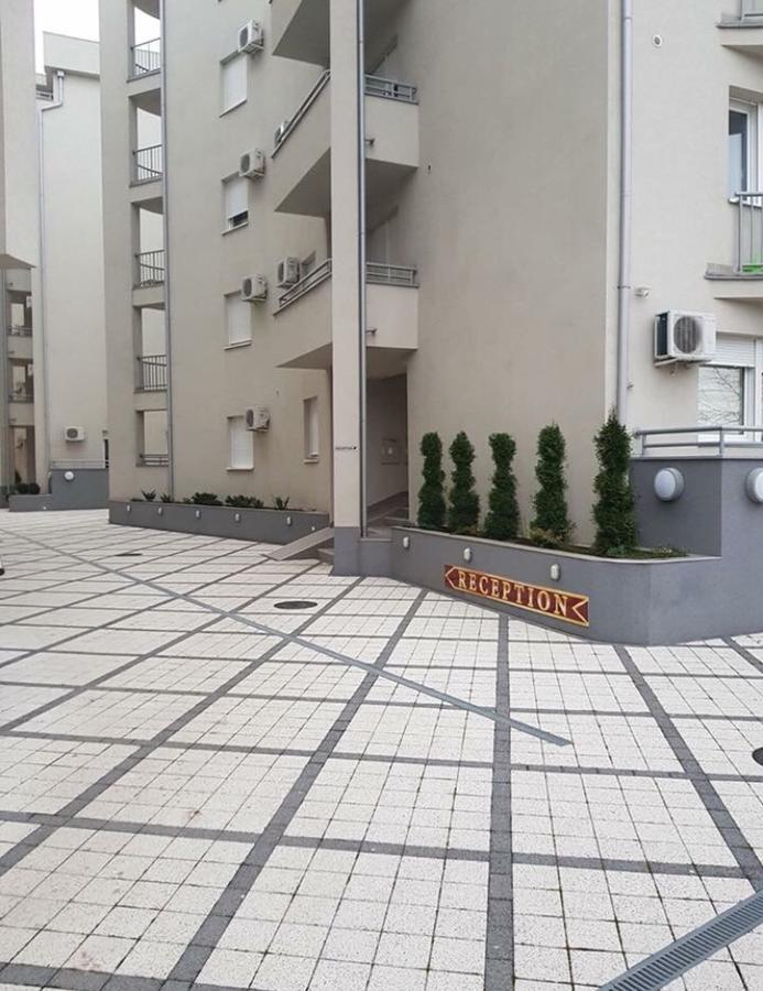 Holiday Wing Apartment 2 Jagodina Exterior foto